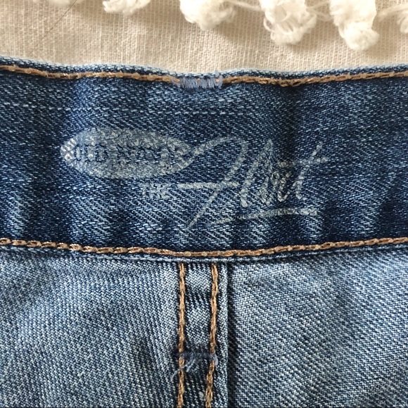 ✨Old Navy Flirt Jean Shorts - Picture 3 of 4